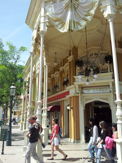 Disneyland Mall