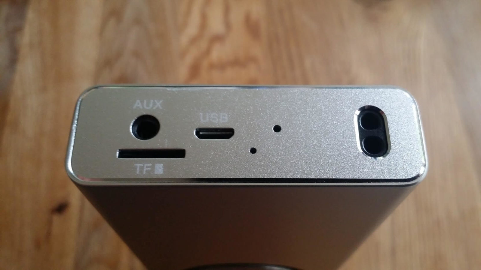 UberAudio 12W Bluetooth-Lautsprecher / seitenansicht