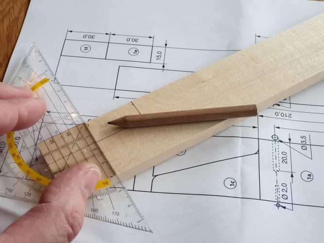 Schnittplan auf dem Holz anfertigen
